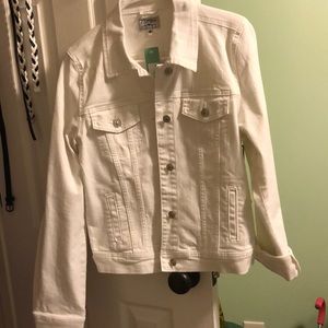 Solid white denim jacket with silver buttons NWT